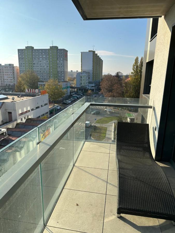 Ein Park Apartment With Free Parking Bratislava Exterior photo