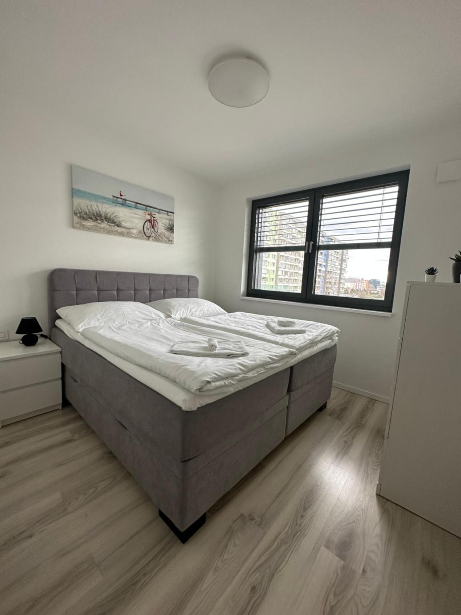 Ein Park Apartment With Free Parking Bratislava Exterior photo