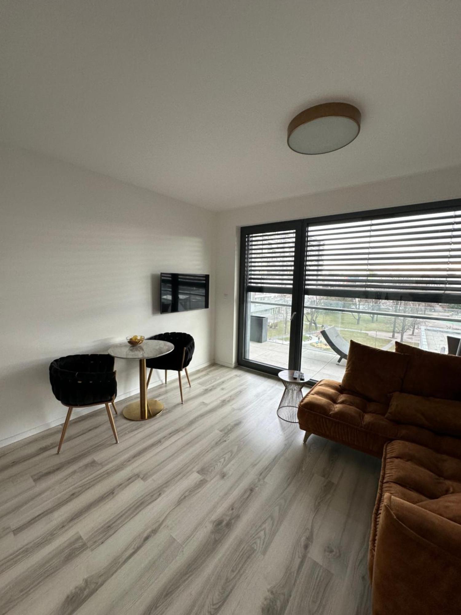 Ein Park Apartment With Free Parking Bratislava Exterior photo